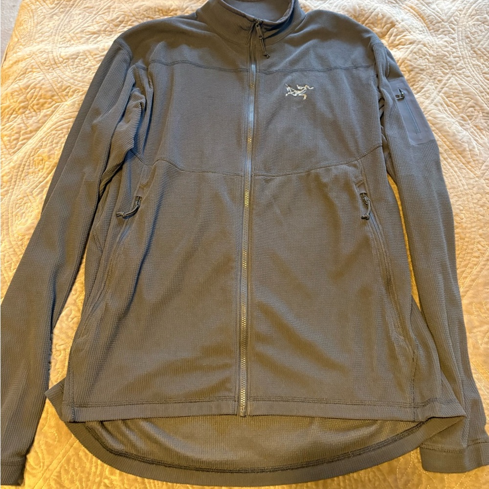 Arc'teryx Men's Dark Gray Lightweight Jacket